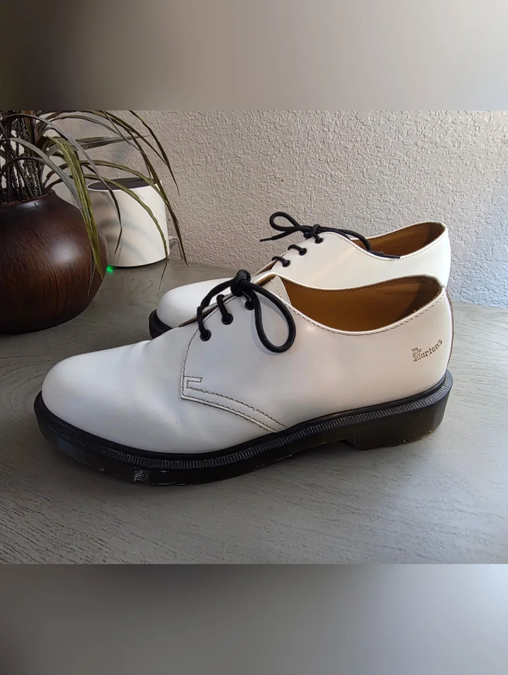 Dr. Martens 13762 Oxfords  White Smooth Leather- Mens 10 - Rare Made In England - Picture 3 of 6